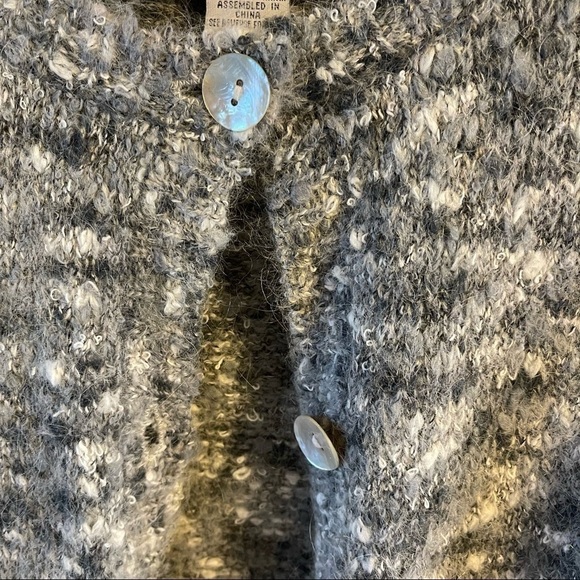 Alfred Dunner women’s mohair gray and white pearl buttons cardigan size small - Picture 6 of 9